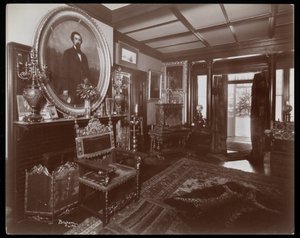 1899年ニューヨークのタキシードパークにあるウェストモアランドデイビス邸の部屋（銀ゼラチンプリント） 作： Byron Company
